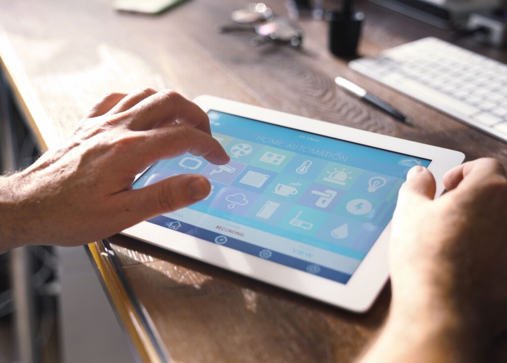 Why Graphic UI and Menudriven UI are important together in your B2B